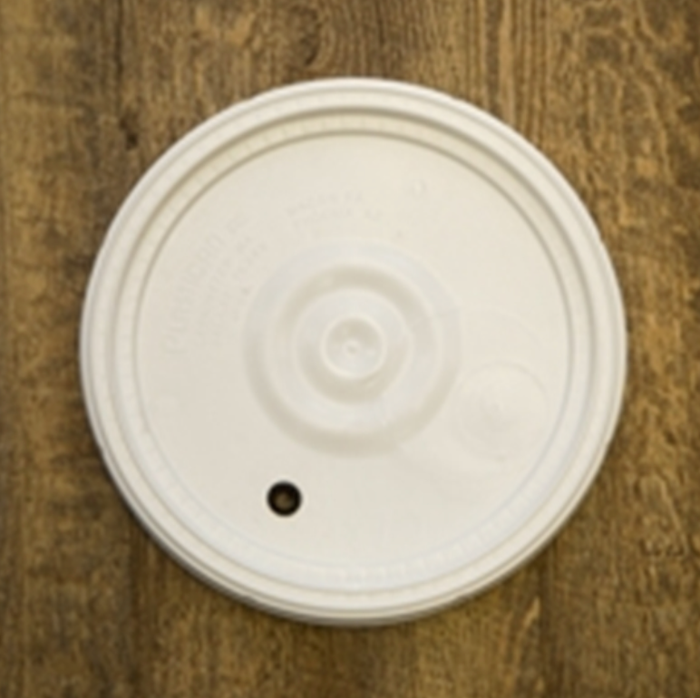 GROMMETED LID FOR 6.5 GALLON BUCKETS